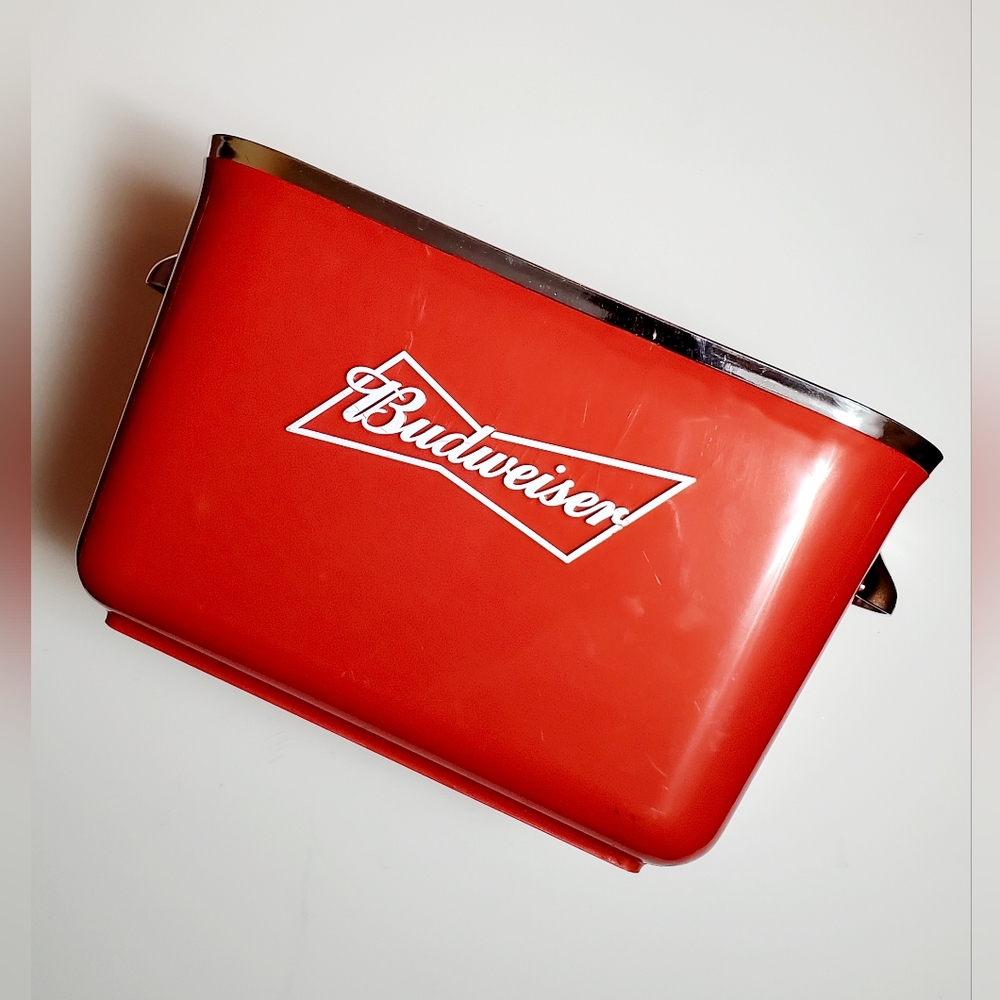 Vintage Budweiswer Chrome And Hard Plastic Six Pack Cooler